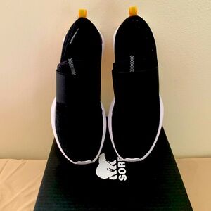 Sorel Women’s 8 Black/White Kinetic Impact Strap shoe